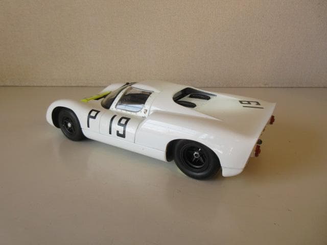 特価 exoto (1/18) ポルシェ 910 #19