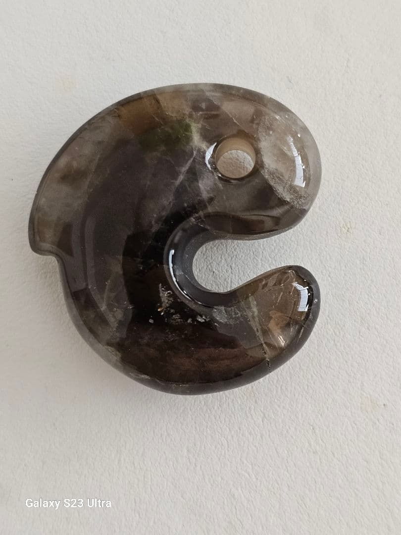 黒平産黒水晶　飛龍勾玉　産地証明書付き