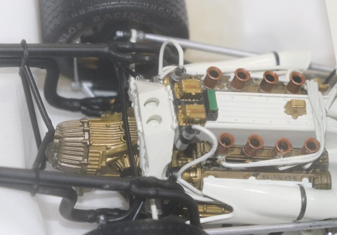 超貴重　エブロ　ホンダＦ１　RA302 空冷エンジン　1/20　中古品