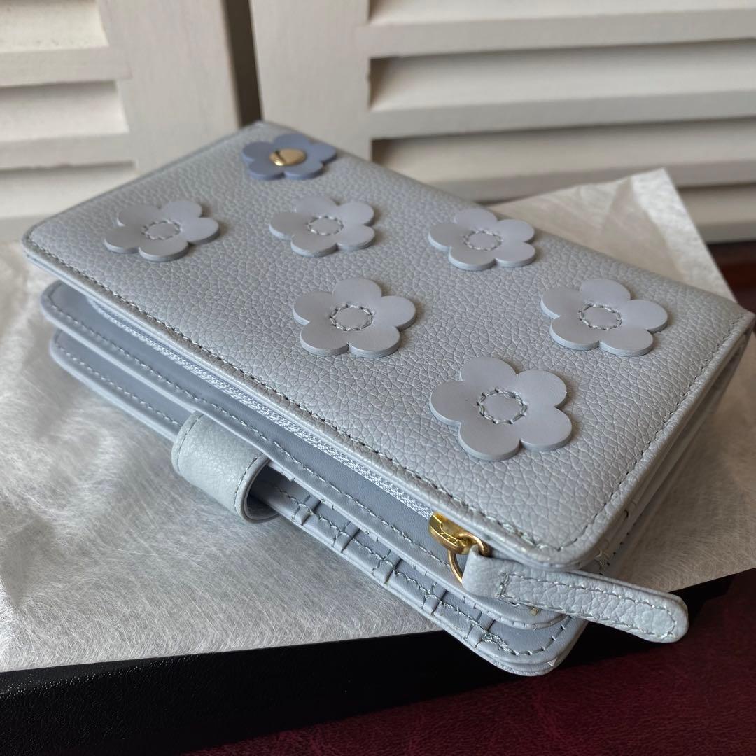 MARY QUANT 花モチーフ 二つ折り財布の通販はau PAY マーケット - 輸入