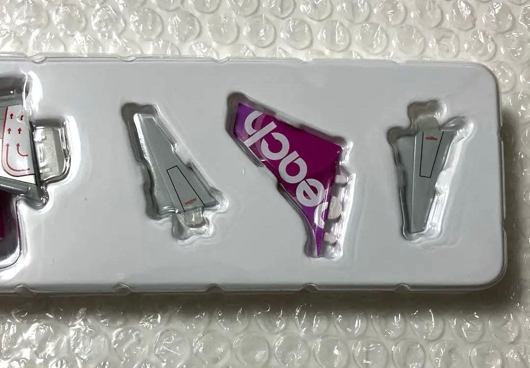 【新品】ピーチ エアバスA321LR モデルプレーン 1/200【匿名】