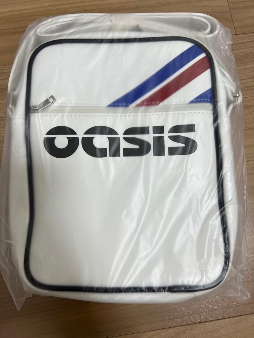Oasis30周年記念展の限定グッズのショルダーバッグミニ