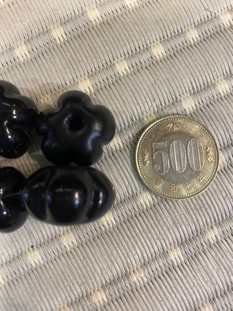 古いアイヌ玉 黒の中玉6個と小玉6個 とんぼ玉 硝子玉 みかん玉