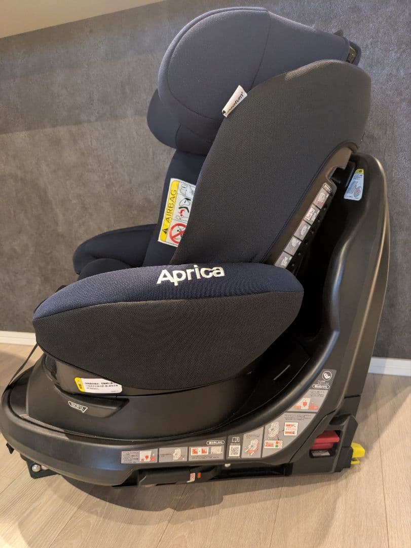 送料無料Apricaディアターンプラス ISOFIX ABチャイルドシート回転式
