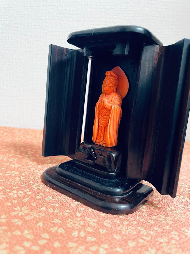 珊瑚彫刻 赤珊瑚 本珊瑚 天然珊瑚置物 仏像 普賢菩薩 御本尊 厨子