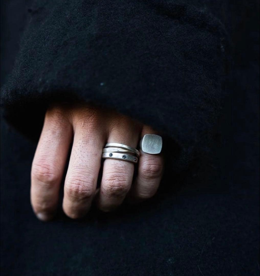 【PRY】シルバーリング ブラックアクセント シュウト アンティーク