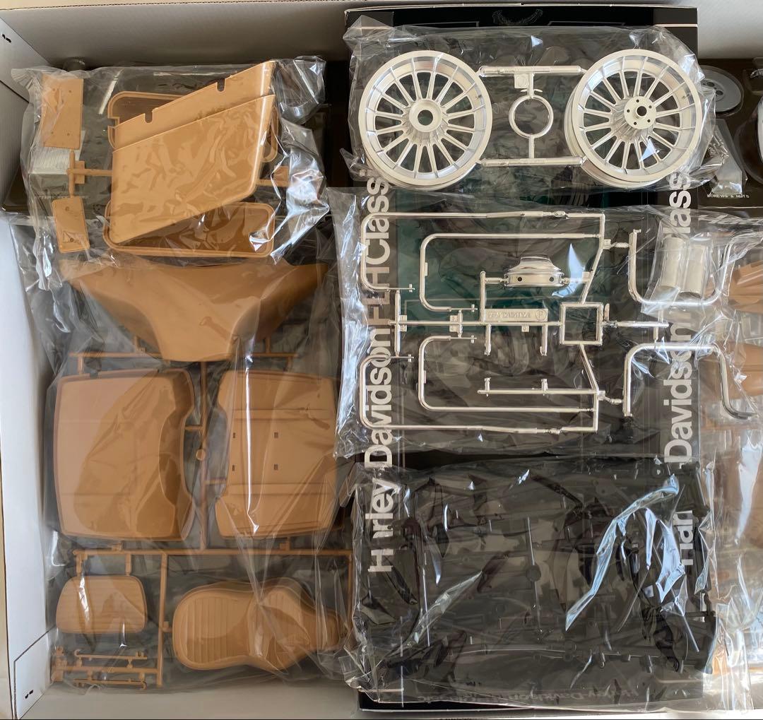 タミヤ　1/6 ハーレーダビッドソン　FLH 《クラシック》