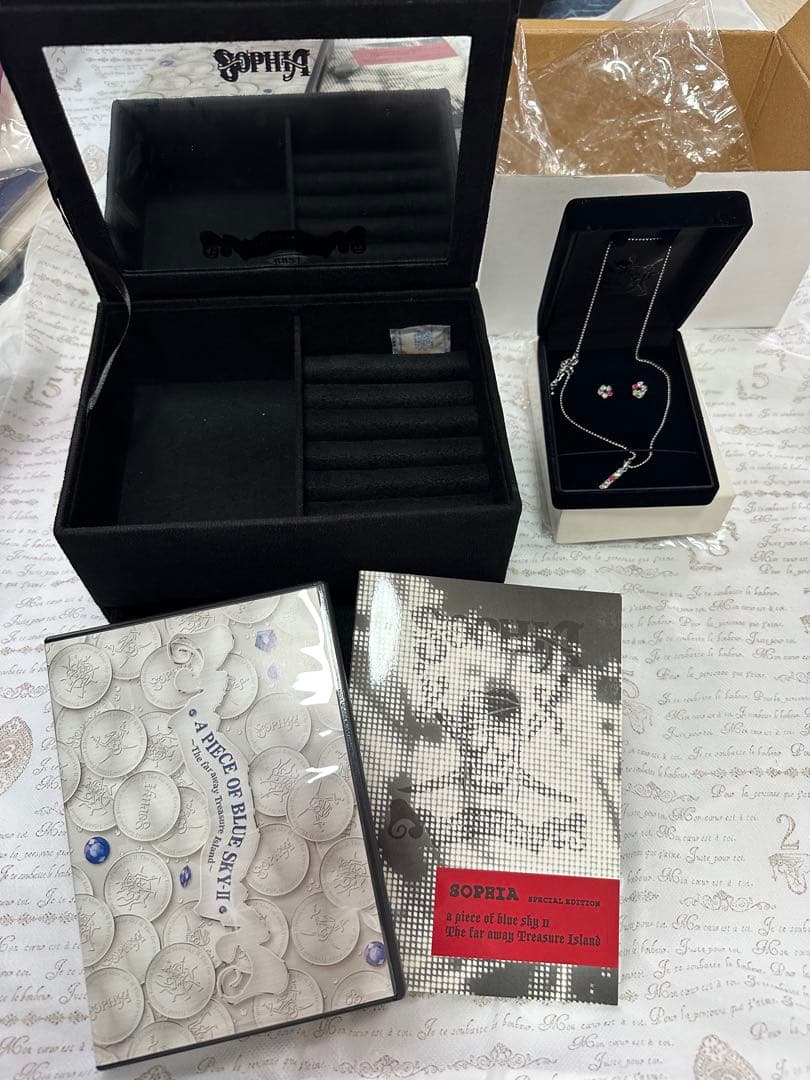 【未使用品】sophia A PIECE OF BLUE SKY-II BOX