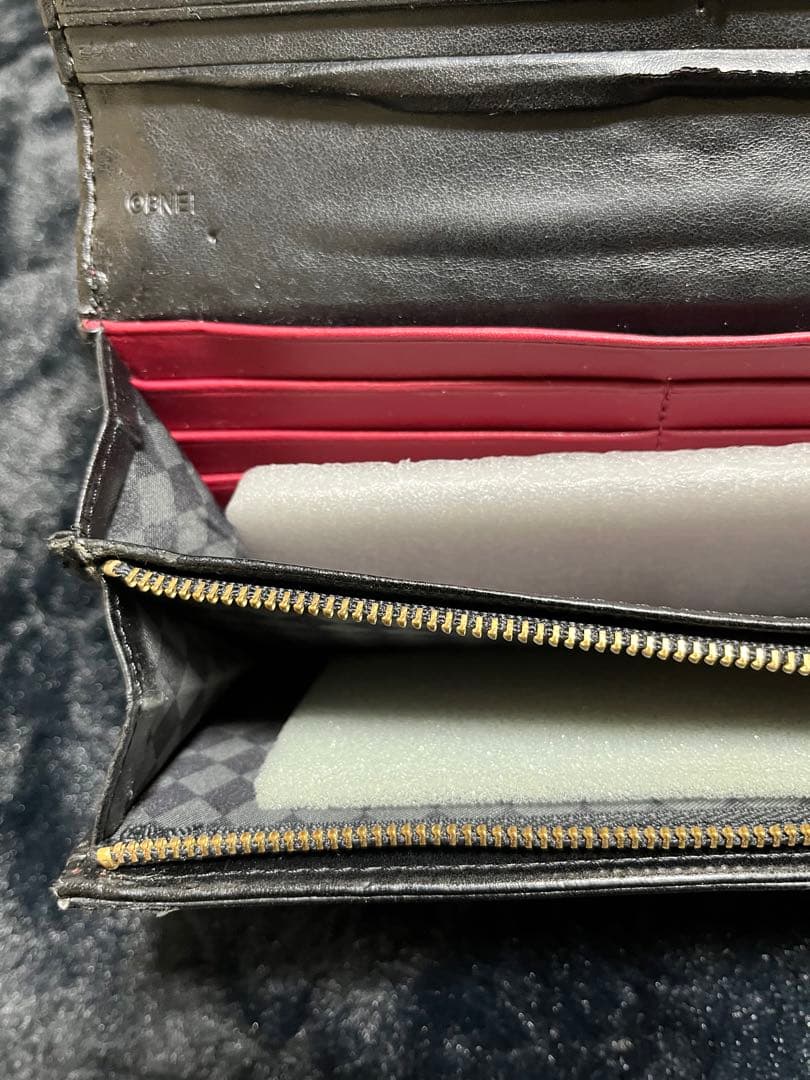 supergroupies ルイモデル 財布　codevein