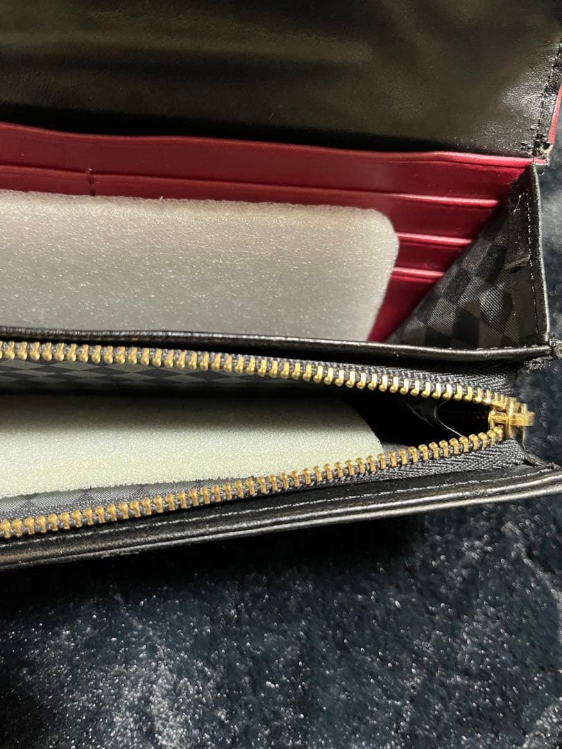 supergroupies ルイモデル 財布　codevein