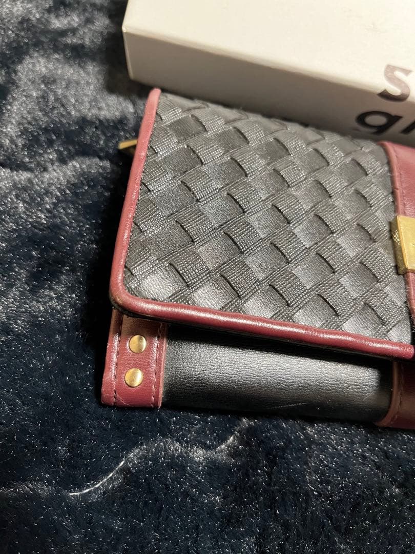 supergroupies ルイモデル 財布　codevein