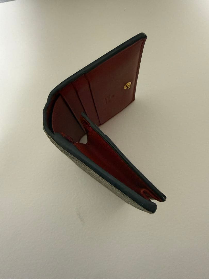 Gucci 猫の刺繍 二つ折り財布 25