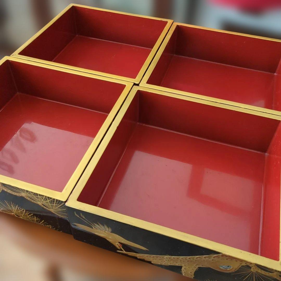 特価　骨董 4段重箱 重箱 蒔絵 螺鈿 縁起柄 木製 漆器 重台付き 替蓋付き