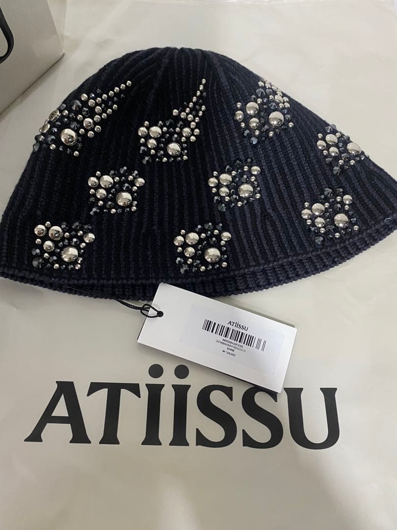 入手困難ATIÏSSU ニット帽 新品未使用