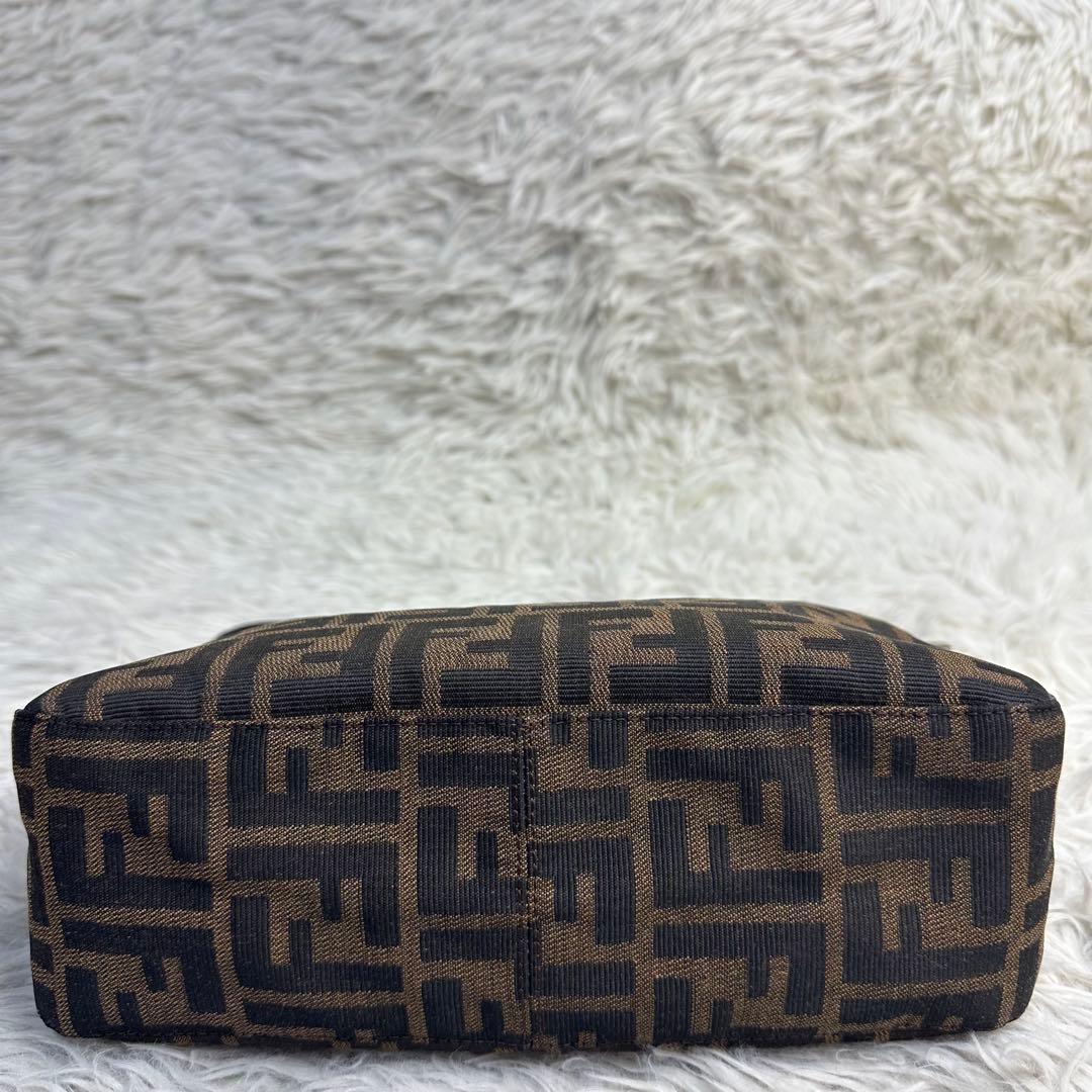 極美品 FENDI フェンディ マンマバケット ワンショルダーバッグ ズッカ