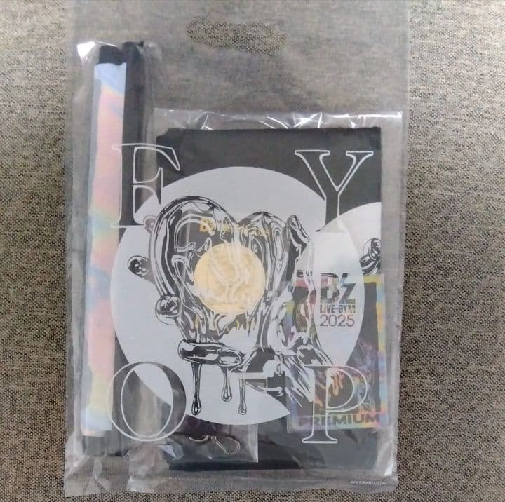 B'z プレミアム席 グッズセット ◇銀テープ付き - メルカリ