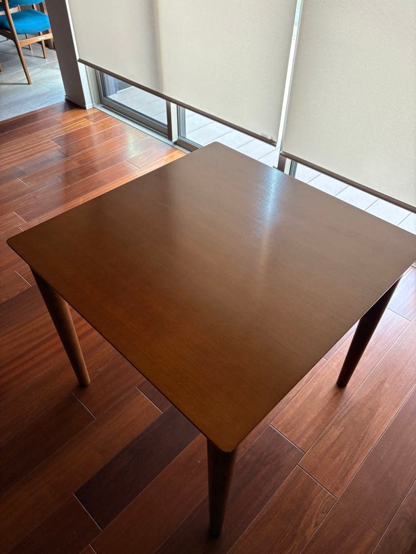 カリモク60ブラウン 木製 正方形テーブル