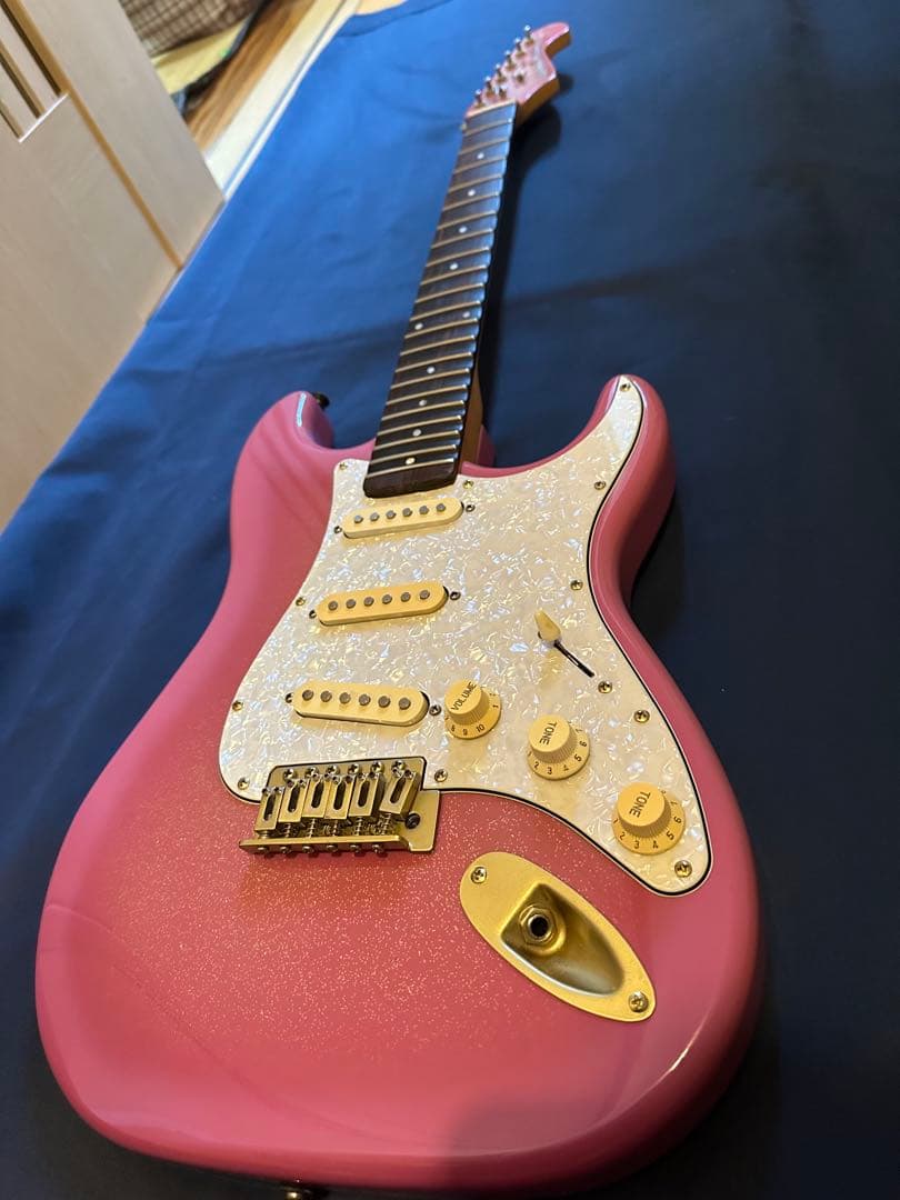 ジプシーローズ ピンク エレキギター シングルコイル