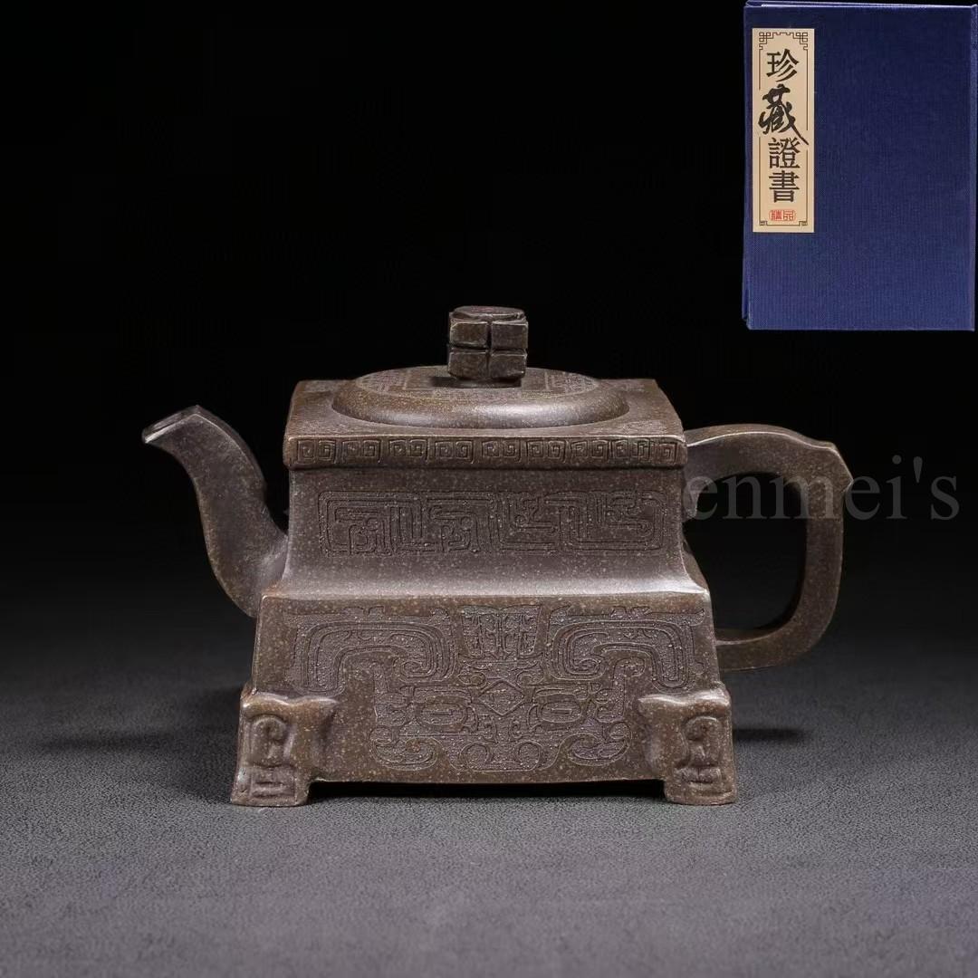 中国古美術・原鉱紫泥 火麒麟形紫砂壺·底款:裴石民·紫砂・朱泥・急須