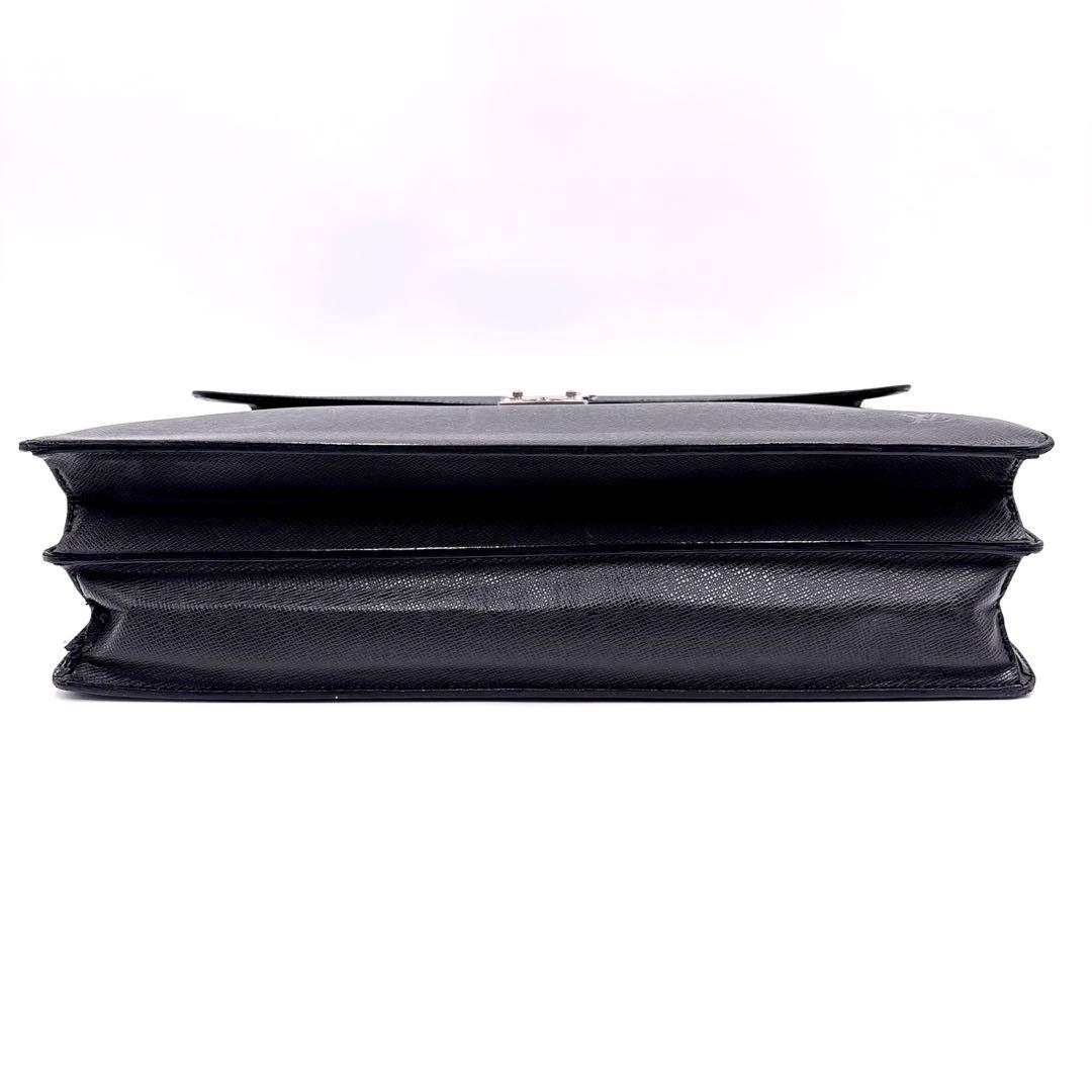 ルイヴィトン　タイガ　ロブスト1 ビジネスバッグ　ブリーフケース　A4 黒