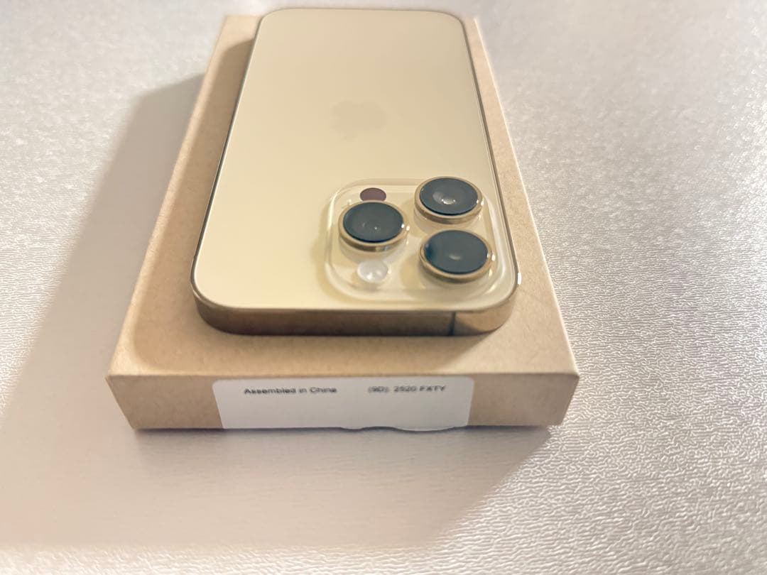 <ほぼ新品> iPhone14 Pro ゴールド 256GB アップルケア交換品 ほぼ新品> iPhone14 Pro ゴールド 256GB アップルケア交換品