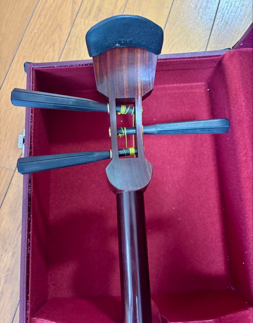 三味線 本体 ハードケース付き 布袋紅 皮破れ有り