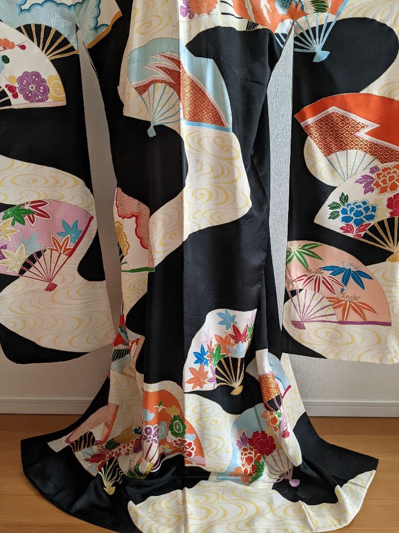□✨豪華お振り袖【黒地 扇面 花柄 金駒刺繍 銀彩 正絹】 成人