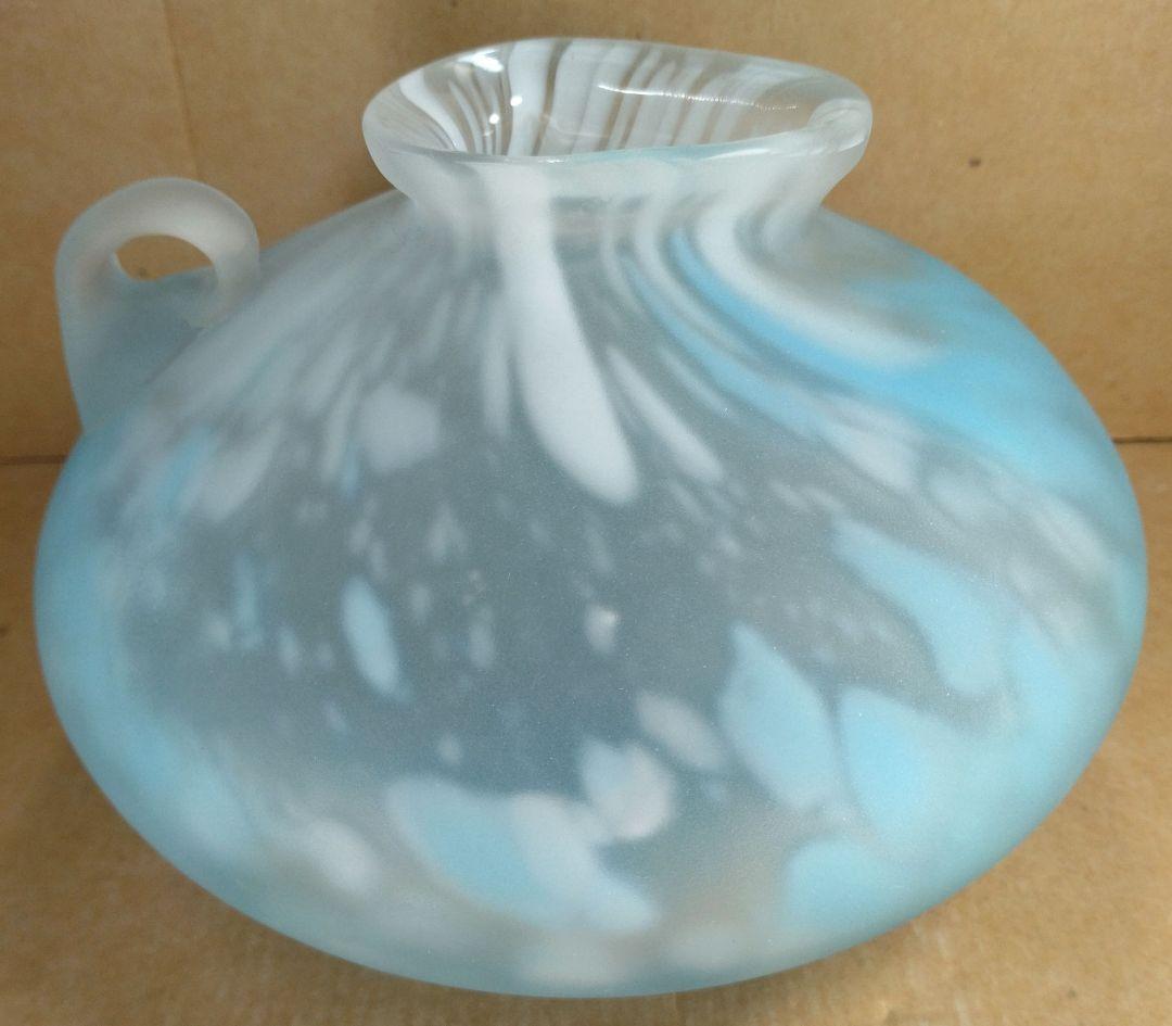 本物保証】藤田喬平 手吹 花瓶(水色,白系) 共箱 栞 w17㎝ 手吹ガラス