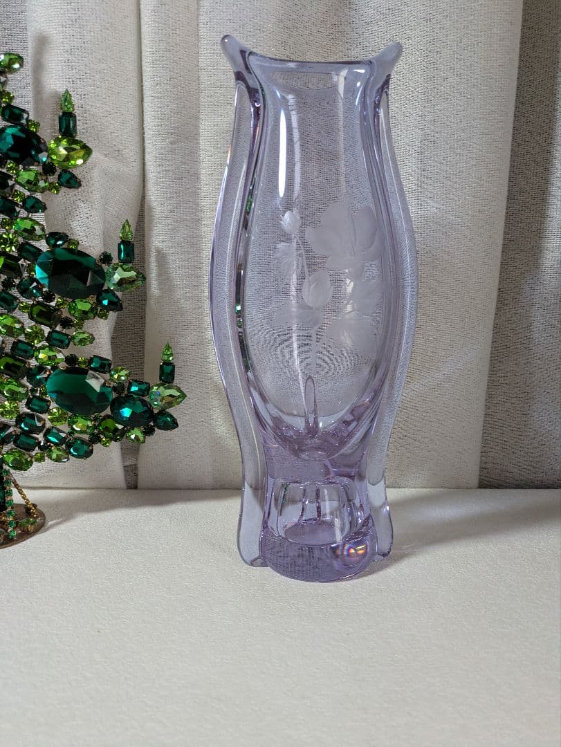 薄紫色の花瓶 アレキサンドライト サインアリ 変色ガラス 28cm お値下げ中