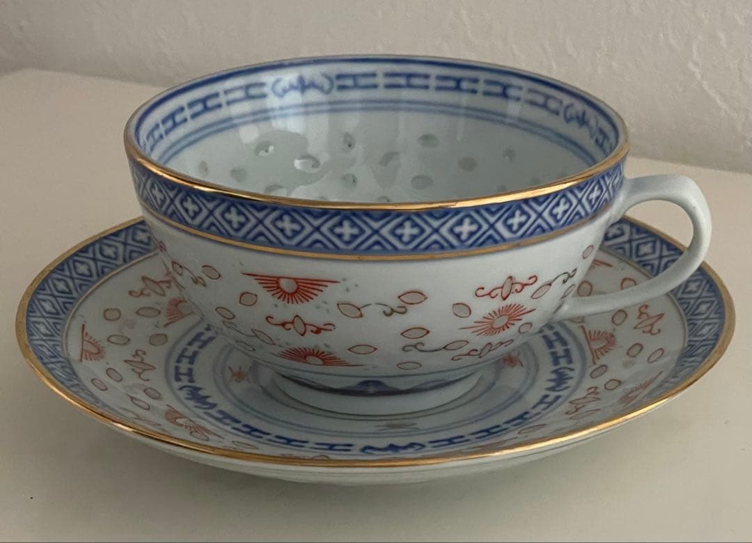 中国景徳鎮製 カップ＆ソーサー 湯呑み 1客 ホタル焼 染付 赤絵 金彩