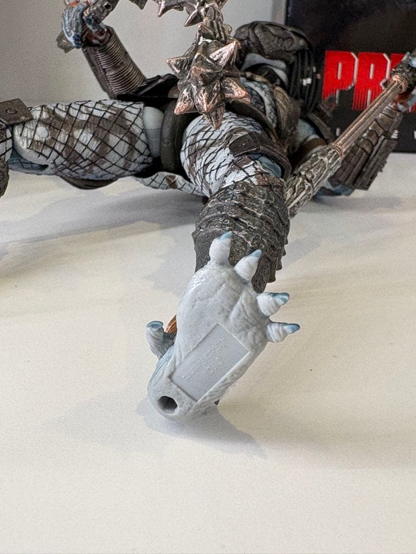 ネカ　アルティメット　ウォーリア　プレデター　豆魚雷