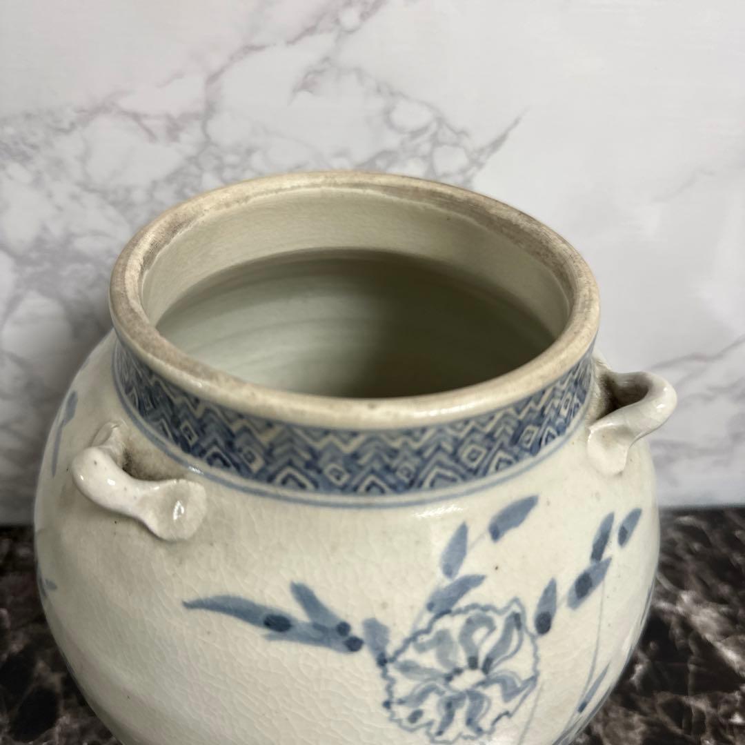 時代、伊万里、三耳壺。　　無傷。