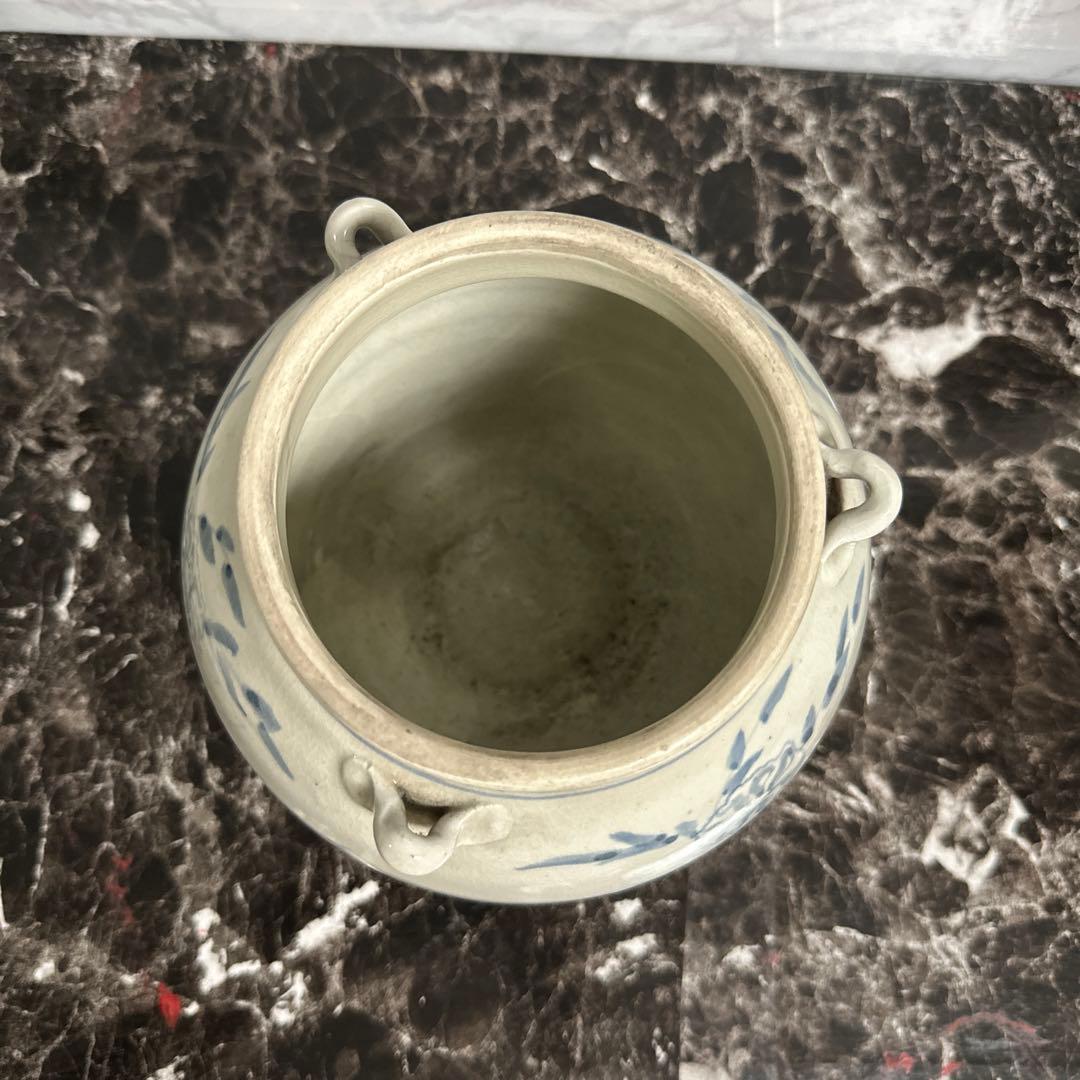 時代、伊万里、三耳壺。　　無傷。