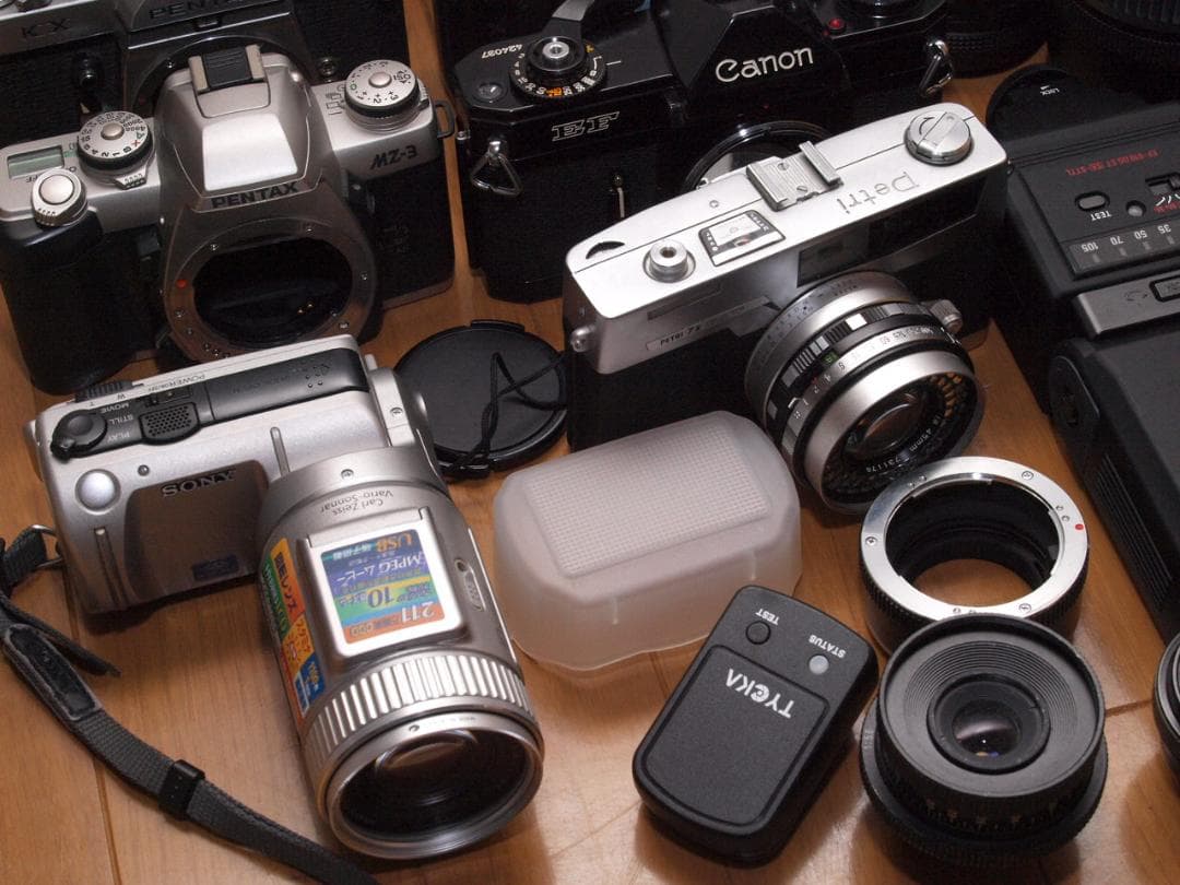 片付け整理】ジャンク品フィルムカメラ、レンズ大量セット