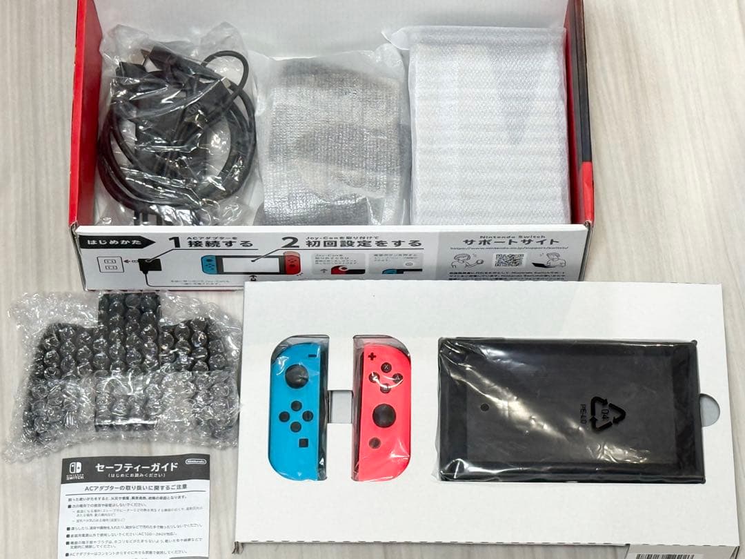 【初期化＆動作確認済み】Switch本体ネオンブルー/レッド＋オマケ