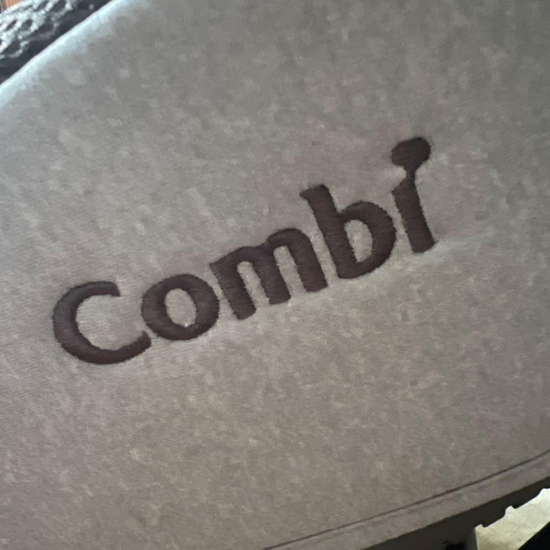 Combiコンビ　チャイルドシートTHE S 上位機種 グレー 日よけ付き