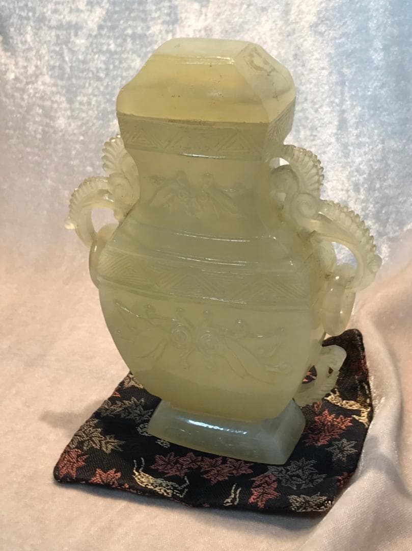 翡翠の香炉 唐草紋 遊環 蓋付