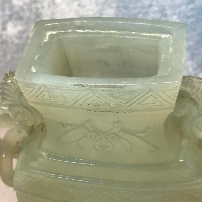 翡翠の香炉 唐草紋 遊環 蓋付