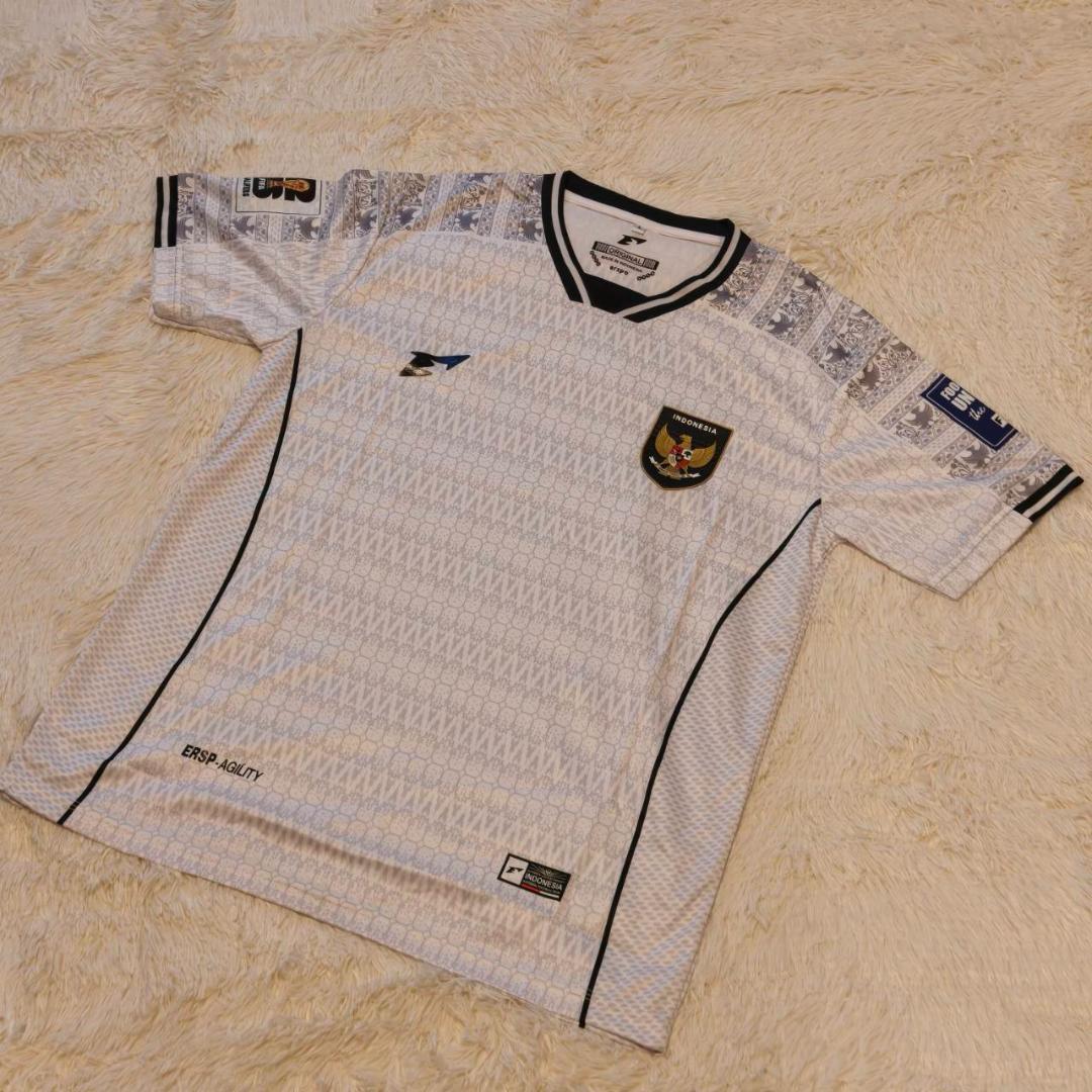 4枚おまとめ】Indonesia ユニフォームLサイズ白3、赤1