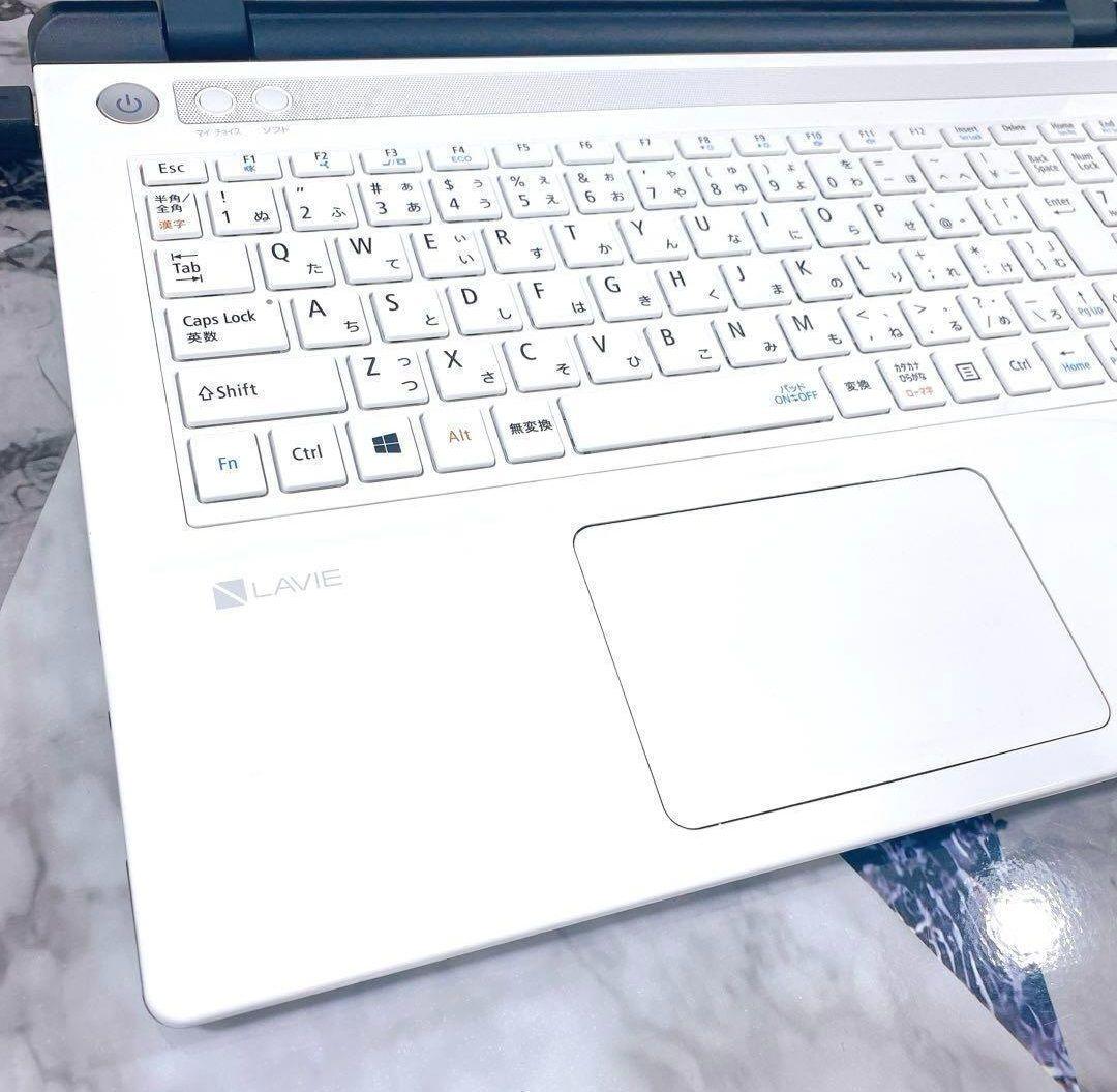 人気の白✨薄型ノートパソコン✨新品SSD512GB✨初心者⭕Windows11