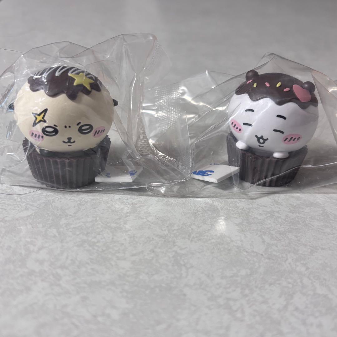韓国限定 ちいかわ チョコカップケーキ フィギュア ちいかわ・ラッコ
