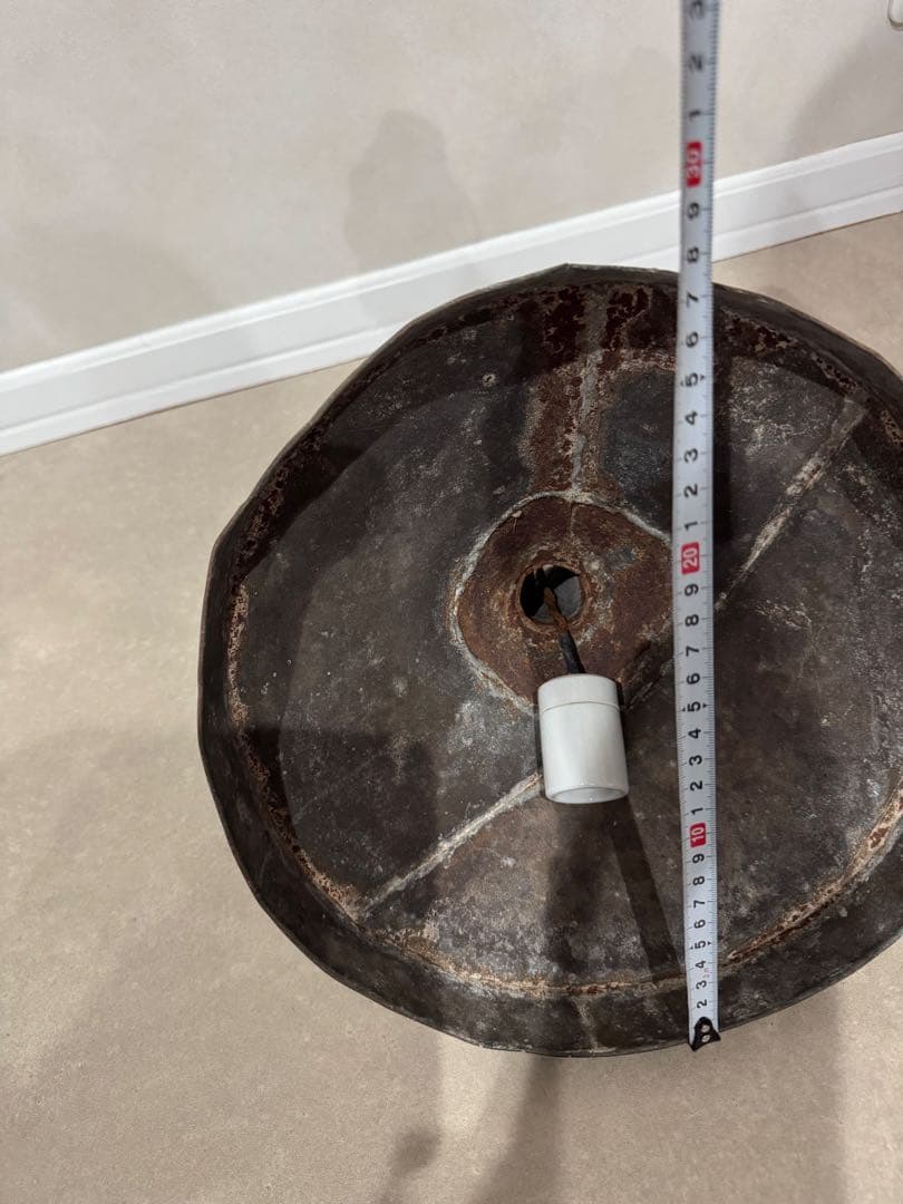 大きなブリキシェードのペンダントライト 古道具 照明 リメイク ブロカント