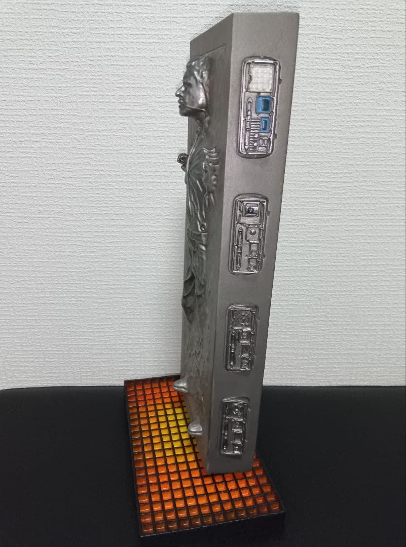 スター・ウォーズ　ハン・ソロ　カーボナイト　スタチュー