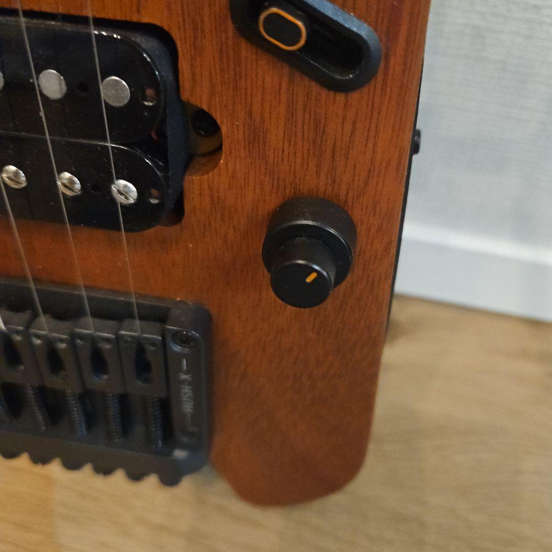 青シャツ　Donner HUSH-X エレキギター