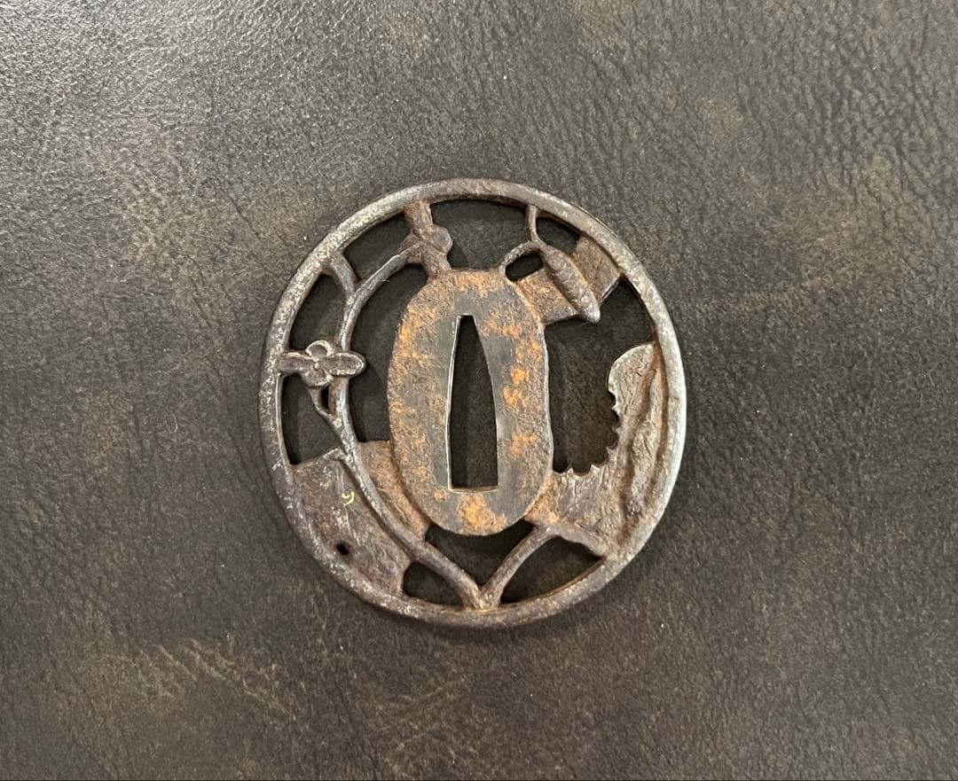 鍔　刀鍔　鉄地　梅透かし　大小セット