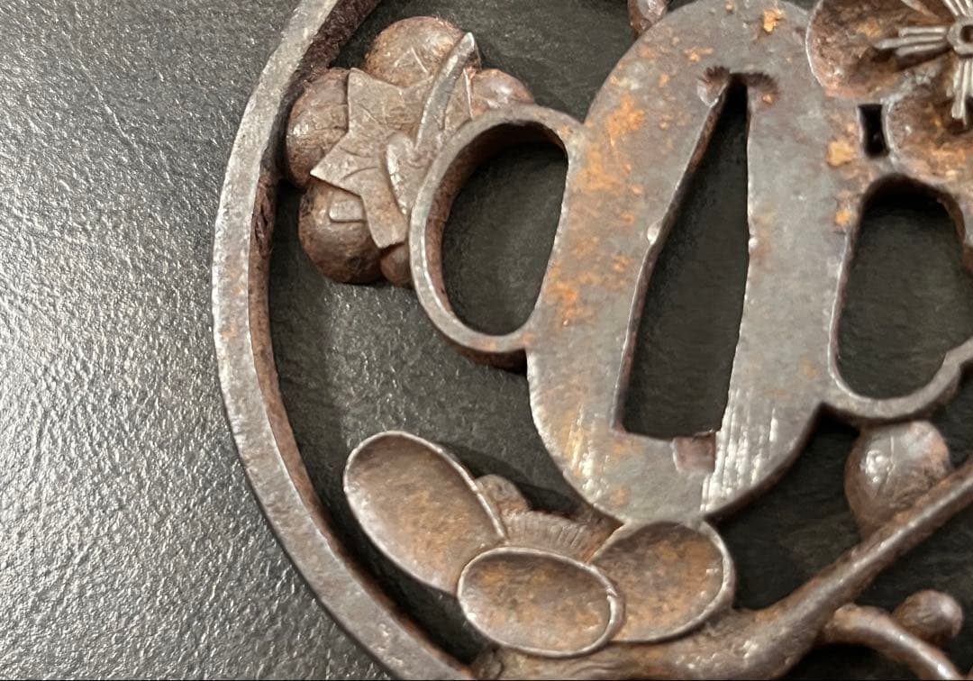 鍔　刀鍔　鉄地　梅透かし　大小セット