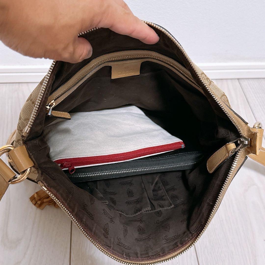 『格安』GUCCI(グッチ)ショルダーバッグ　シェリーライン