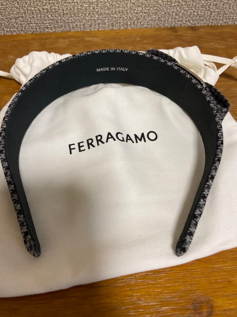 新品 Salvatore Ferragamo カチューシャ チェック 千鳥柄
