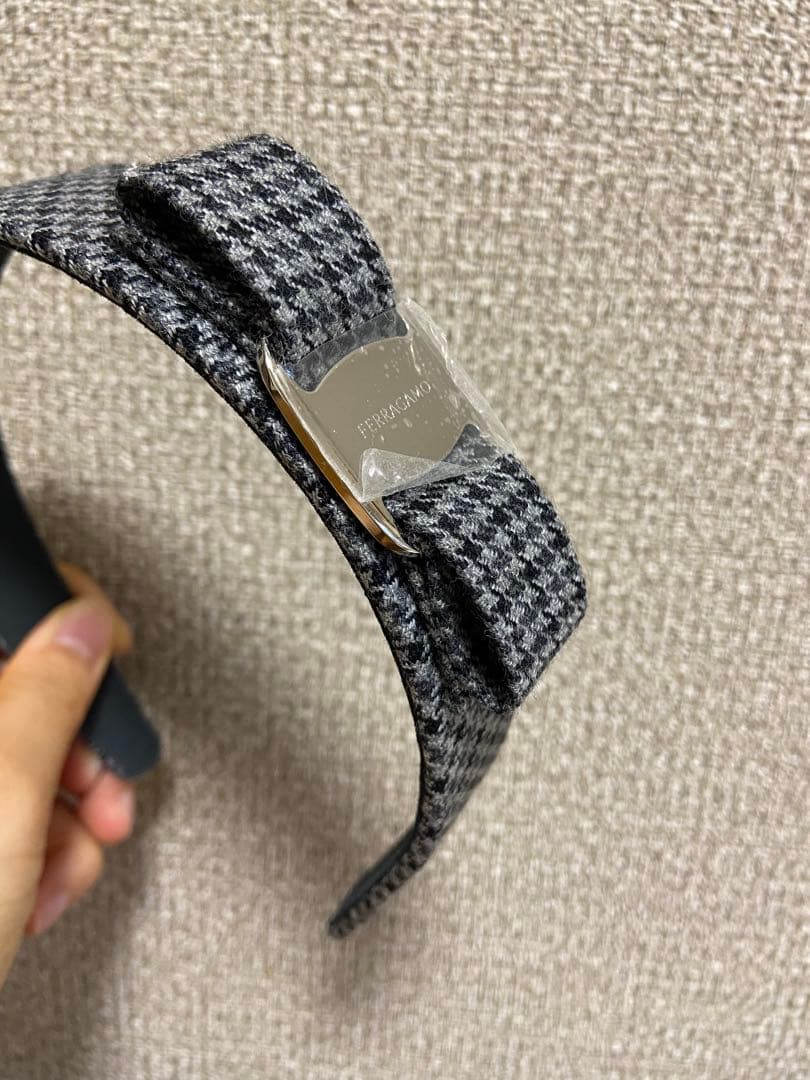 新品 Salvatore Ferragamo カチューシャ チェック 千鳥柄