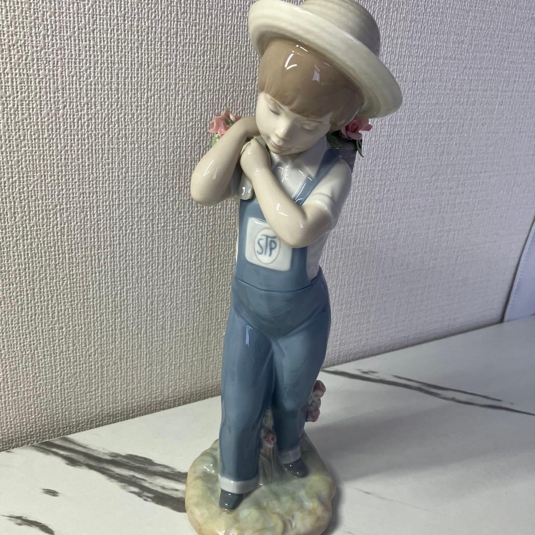 LLADRO リヤドロ 01286 花籠を背負う少年 フィギュリン 箱付 花かごの